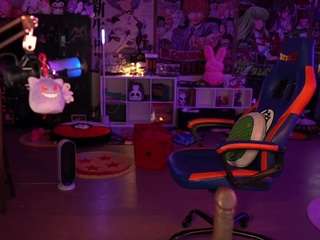 Golden Ticket Show: ride that dick↳↳hitachi (199 tokens per ticket)