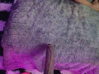 lovenzia's CamSoda show and profile