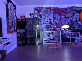 lovenzia's CamSoda show and profile