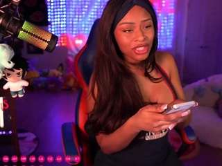 Live webcam model lovenzia on Soda Cams