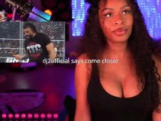 Live webcam model lovenzia on Soda Cams