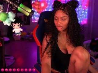 Live webcam model lovenzia on Soda Cams