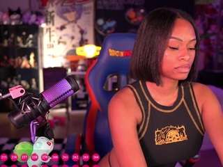 lovenzia's CamSoda show and profile