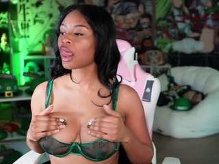 lovenzia live cam profile