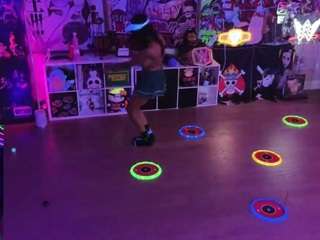 lovenzia live cam profile