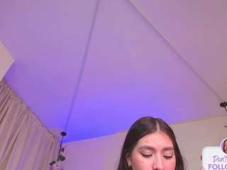 caandace's CamSoda show and profile