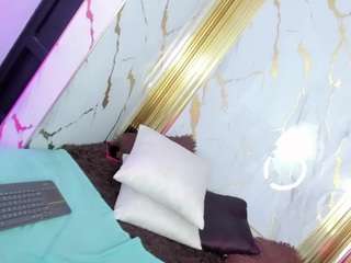 dianamilf's CamSoda show and profile