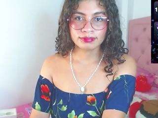 cynthia-rosse's CamSoda show and profile