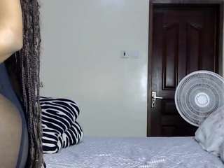 peeky-pinkyy live cam preview