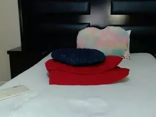 QueenNicky1's Live Sex Cam Show