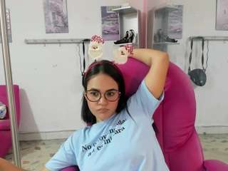 Live Sex Chat with ANTONELLAKLING (@antonellakling)