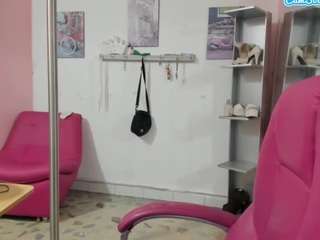 antonellakling's CamSoda show and profile