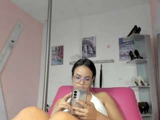 ANTONELLAKLING live cam preview