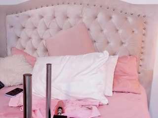 Acest model este live acum. emilydior