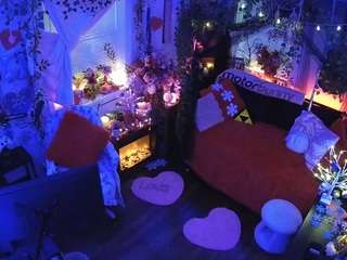 Welcome folks!-LIVE Performance room/no tips! MODEL PAGE@VECCASALT Ft. @NelParker -Please respect room rules. [8972 tokens remaining]