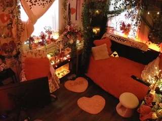 Welcome folks!-LIVE Performance room/no tips! MODEL PAGE@VECCASALT Ft. @NelParker -Please respect room rules. [8972 tokens remaining]