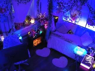 Welcome folks!-LIVE Performance room/no tips! MODEL PAGE@VECCASALT Ft. @NelParker -Please respect room rules. [8974 tokens remaining]