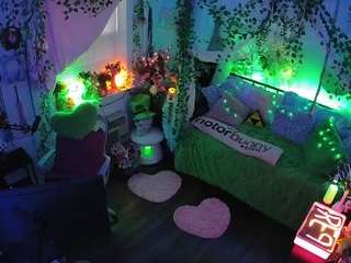 Welcome folks!-LIVE Performance room/no tips! MODEL PAGE@VECCASALT Ft. @NelParker -Please respect room rules. [8918 tokens remaining]