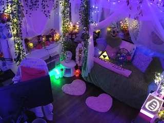 Welcome folks!-LIVE Performance room/no tips! MODEL PAGE@VECCASALT Ft. @NelParker -Please respect room rules. [8999 tokens remaining]