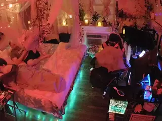 voyeurcam-veccasalt-01's Live Sex Cam Show