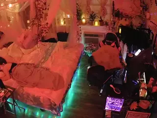 voyeurcam-veccasalt-01's Live Sex Cam Show