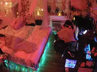 voyeurcam-veccasalt-01's Live Sex Cam Show