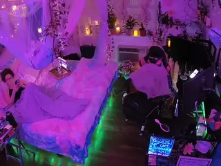 voyeurcam-veccasalt-01's Live Sex Cam Show