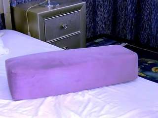 lovetoplay00 from CamSoda is Freechat