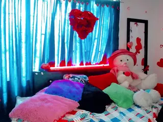 Roxanecolt's Live Sex Cam Show