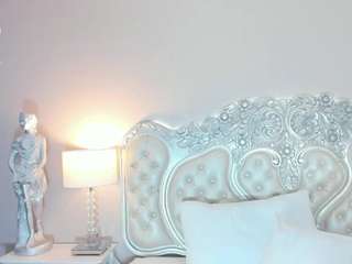 sara-priya webcam