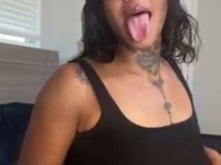 iambaldheadbrittany webcam