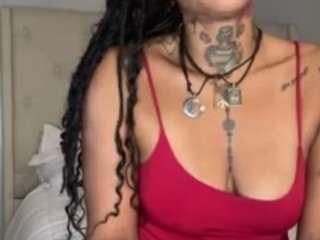 iambaldheadbrittany webcam