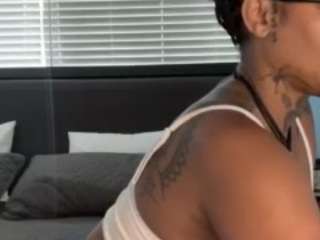 iambaldheadbritt... Live Webcam on CamSoda