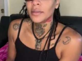 iambaldheadbrittany chat