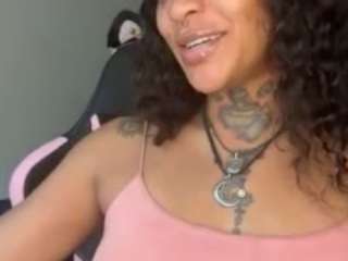 iambaldheadbritt... Live Webcam on CamSoda