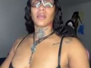 iambaldheadbrittany webcam