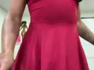 Live webcam model iambaldheadbrittany on Soda Cams