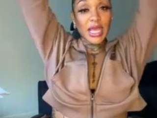 iambaldheadbrittany chat