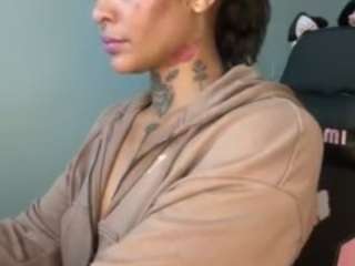 iambaldheadbrittany webcam model