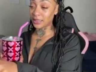 iambaldheadbrittany webcam