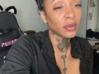 iambaldheadbrittany webcam