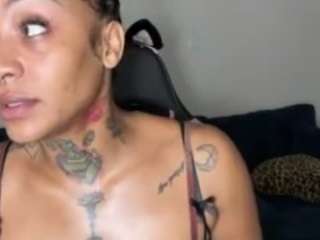 iambaldheadbrittany webcam