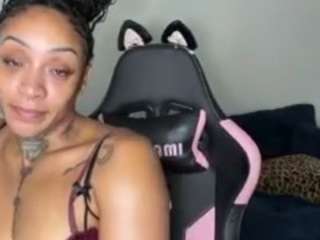 iambaldheadbrittany webcam