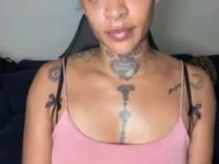 iambaldheadbrittany webcam