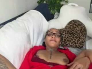 iambaldheadbrittany webcam