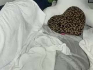 iambaldheadbrittany webcam