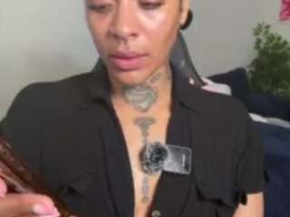 iambaldheadbrittany webcam