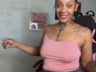 iambaldheadbrittany webcam