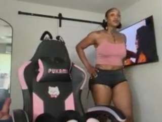 iambaldheadbrittany webcam