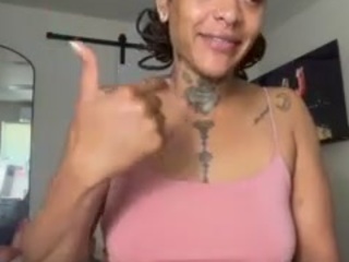 iambaldheadbrittany webcam